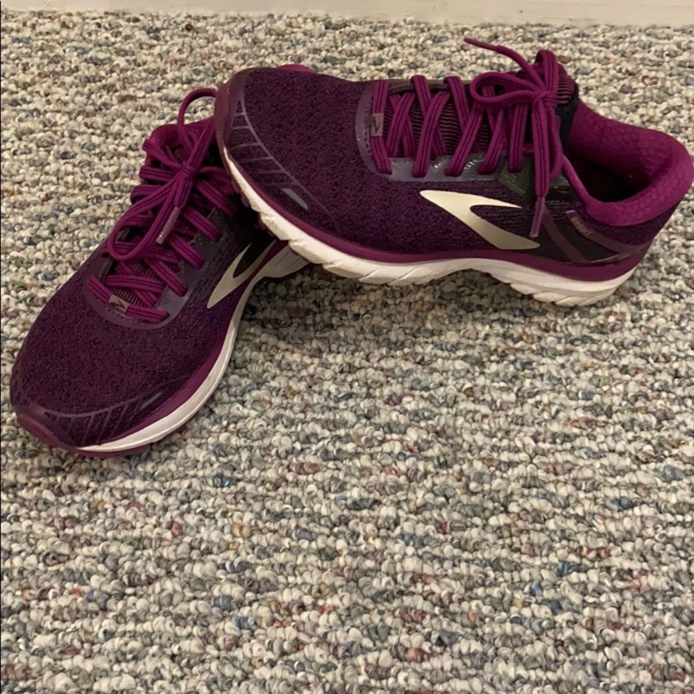 Brooks sneakers